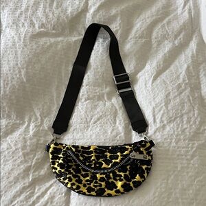 Topshop Leopard Print Crossbody Bag - Yellow and Black